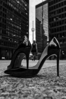 Try to walk on my heels-1