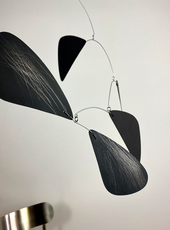 Hommage à Calder in Black II